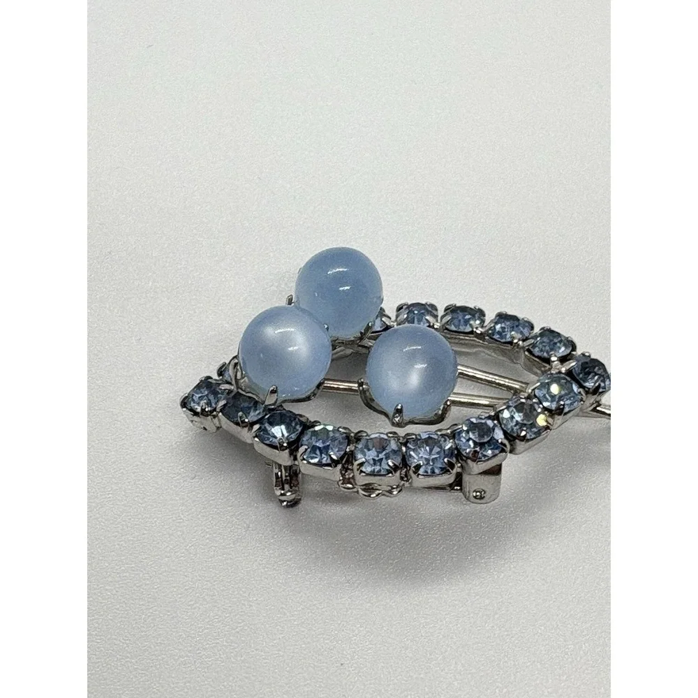 Vintage Silver Tone Light Blue Rhinestone Pin Brooch‎ 60s 70s Mod Abstract Retro